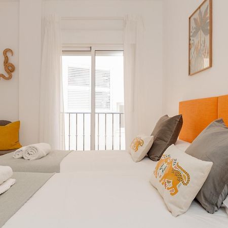 C21 Trendy 2 Bdr & Parking Downtown Apartment Malaga Luaran gambar