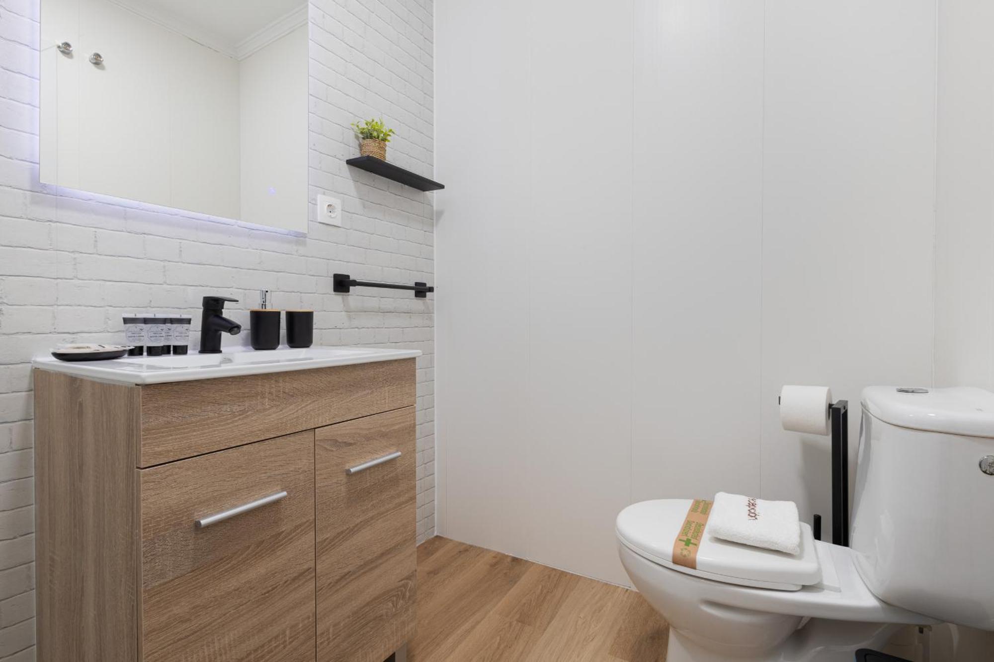 C21 Trendy 2 Bdr & Parking Downtown Apartment Malaga Luaran gambar