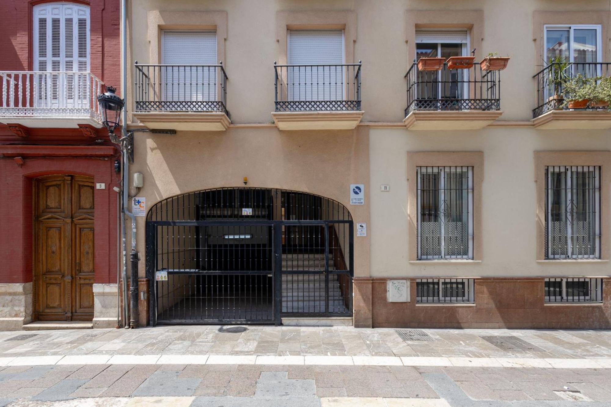 C21 Trendy 2 Bdr & Parking Downtown Apartment Malaga Luaran gambar